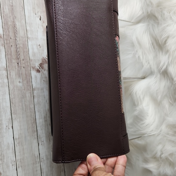 Gianni Bini, Chocolate Brown W/snakeskin panel purse, with gold hardware. - Picture 7 of 11